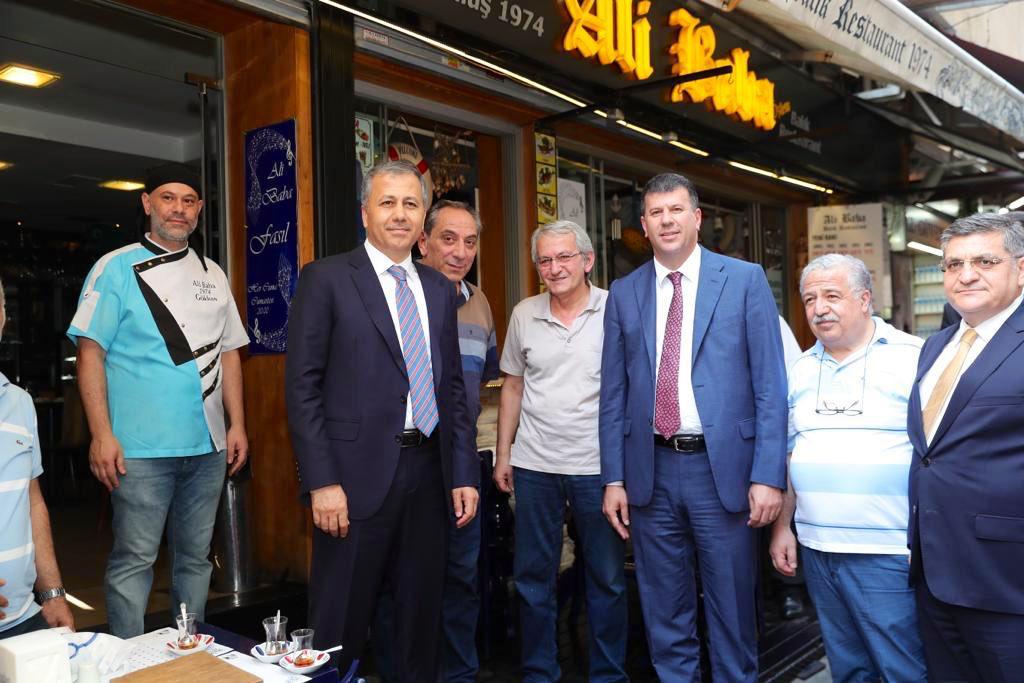 İstanbul Valisi , Kadıköy Kaymakamı ve Kadıköy Belediye Başkanından , Kadıköy Tarihi Çarşı’ya esnaf ziyareti